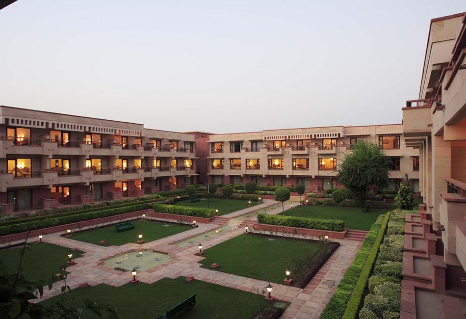 Jaypee Palace Hotel & Convention Centre, Agra | New Year Package